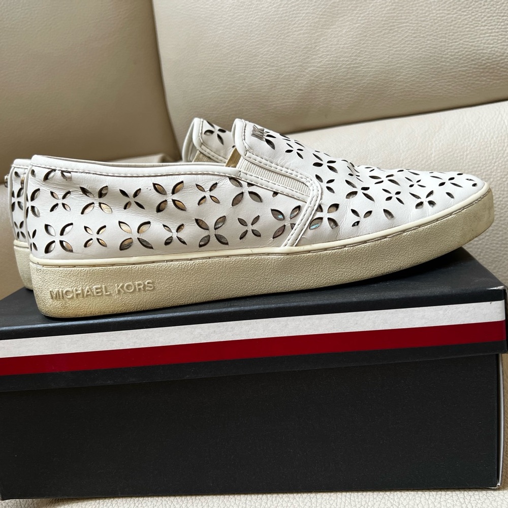 Michael Kors off white sneakers size 10 pre-owned